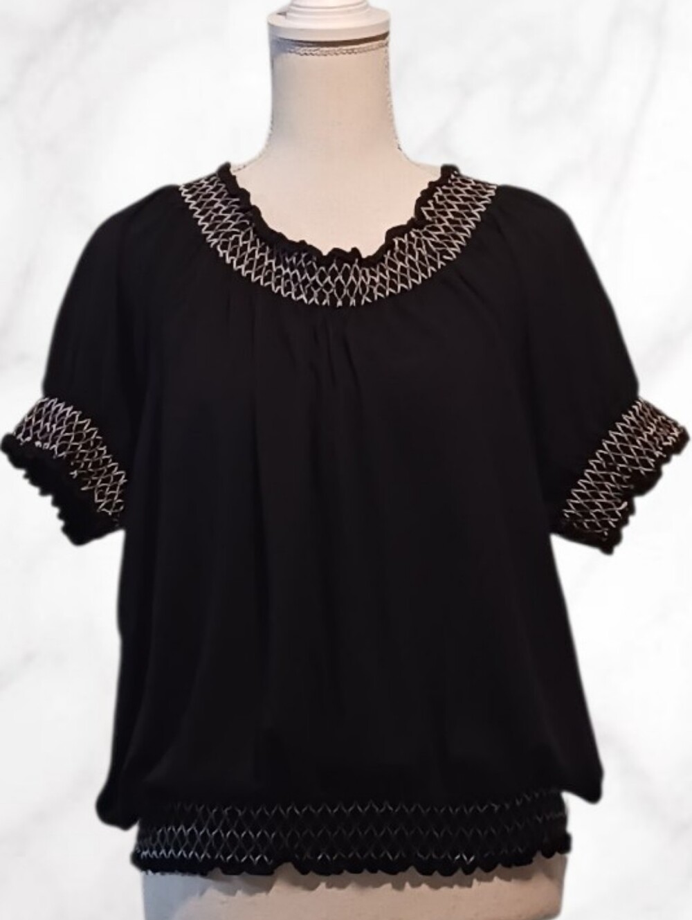 Black & White Blouse Versatile Design Elastic Neckline & bottom. by; Style & Co